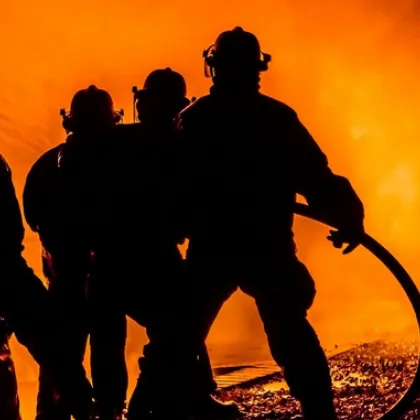 Най малко 50 души загинаха при пожар в търговски център в