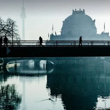 Градските власти в Берлин германските въоръжени сили и дванадесет болници