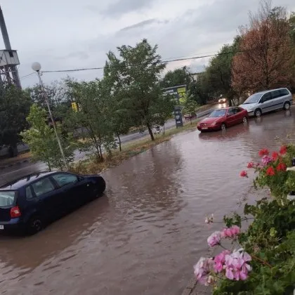 Силната лятна буря връхлетяла Пловдивско донесе серия от неудобства Стихията