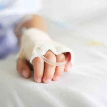 2 годишно дете беше спасено от полицейски екип след като погълнало