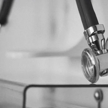 Двама полски лекари бяха осъдени на затвор без право на