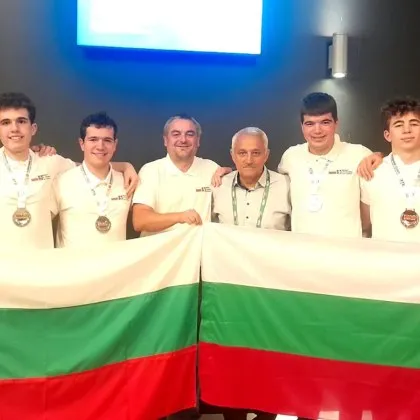 Български ученици спечелиха шест медала на 66 ата Международна олимпиада по математика в Австралия