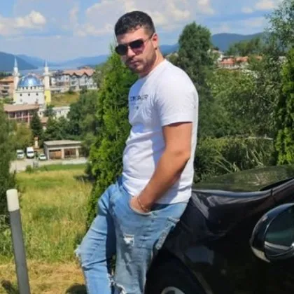 С емоционални думи колегите от университета почeтоха Никола Киров който