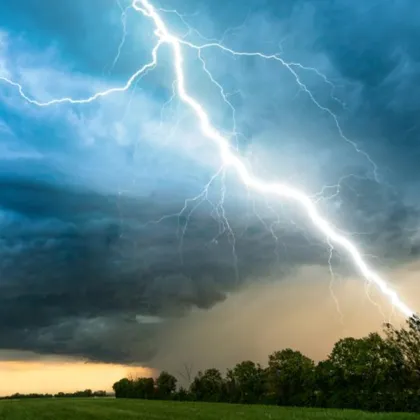 Един човек е загинал а 14 други са били ранени