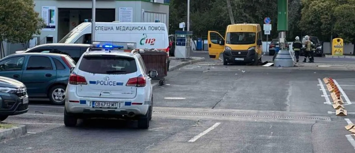 Взривът в Бургас: Дете и дядо му са пострадали СНИМКА