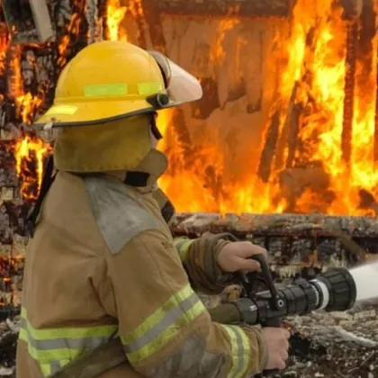 Психично болен мъж подпали къщата си във Врачанско съобщиха от
