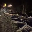 Опасно! Криволичещ камион помете мантинела и продължи ВИДЕО