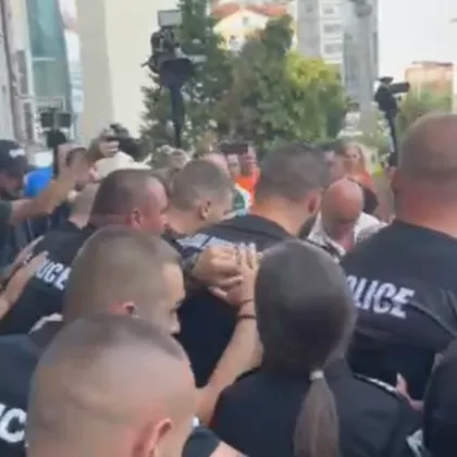 Протест на БОЕЦ пред КПК, стигна се до напрежение ВИДЕО
