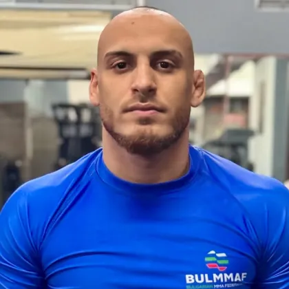 Професионалният ММА боец Митко Илиев публикува видео в профилите си