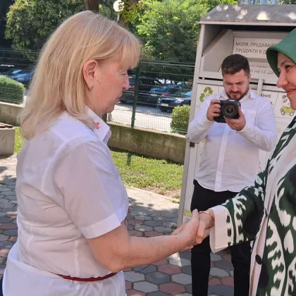 Президентът на Дружеството на Турския Червен полумесец проф д р Фатма