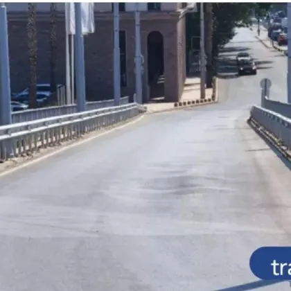 Настилката на северния подход на Бетонен мост Тодор Александров е