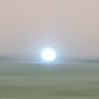 Видео заснето в Канада показва странна светеща синьо бяла сфера която