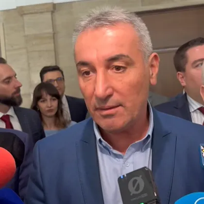 Депутатът от ПП ДБ Богомил Петков заяви пред журналисти в кулоарите