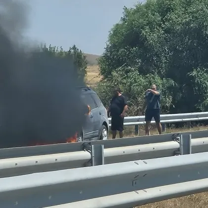 Автомобил се е запалил на автомагистрала Тракия съобщават очевидци в