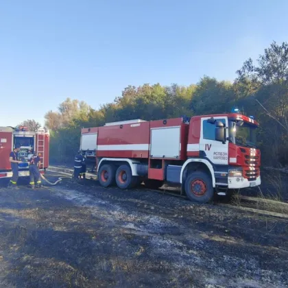 Всички екипи на пловдивската пожарна са на терен и продължават