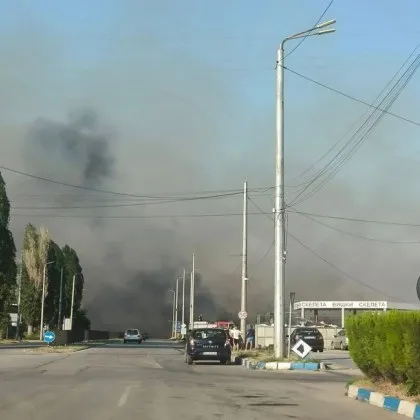 Напрегнатият ден за огнеборите в България продължава Пожар е избухнал