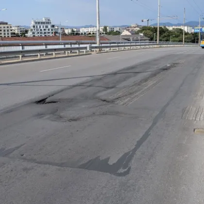 Новоремонтиран участък от мост Чавдар в столицата предизвика тревога сред