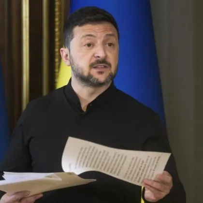 Ръководителят на Украйна Володимир Зеленски подписа закон срещу антикорупционните агенции с