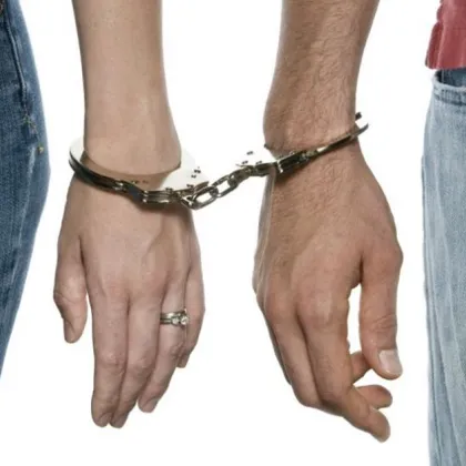 Задържаха мъж и жена, обирали възрастни хора в Стара Загора
