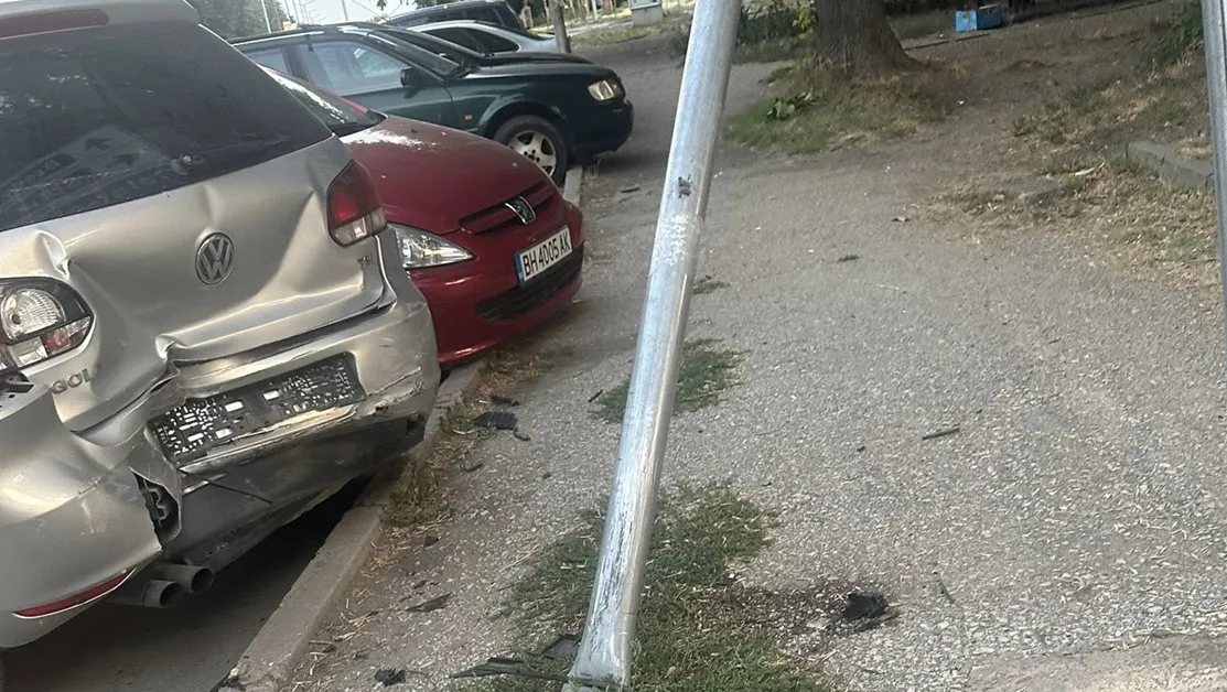Шофьор помете пет коли и микробус във Видин СНИМКИ