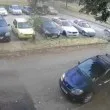 Пиян-залян, строшил огледало посред бял ден, стана звезда на ВИДЕО