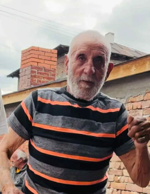 Виждали ли сте този мъж. Близките му го издирват СНИМКА