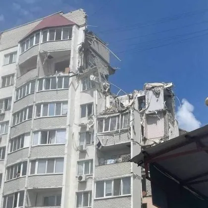 В Саратов е възникнала експлозия във входа на жилищна сграда