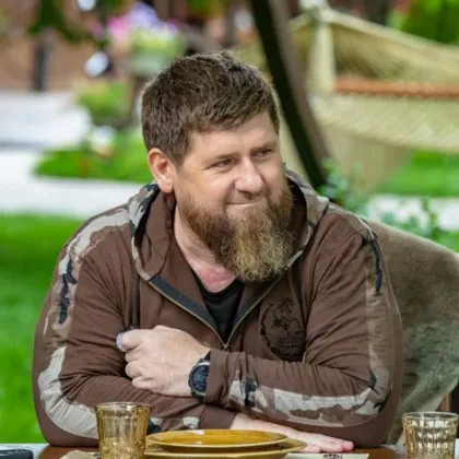 Редица турски медии съобщиха че чеченският лидер Рамзан Кадиров едва