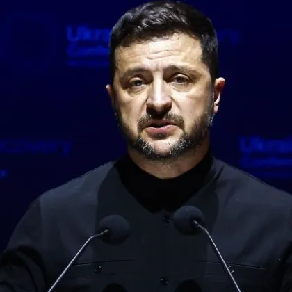 Щетите върху имиджа на украинския президент Володимир Зеленски в Украйна и