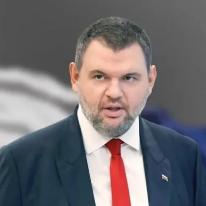 Софийският градски съд официално вписа Делян Пеевски като единствен председател