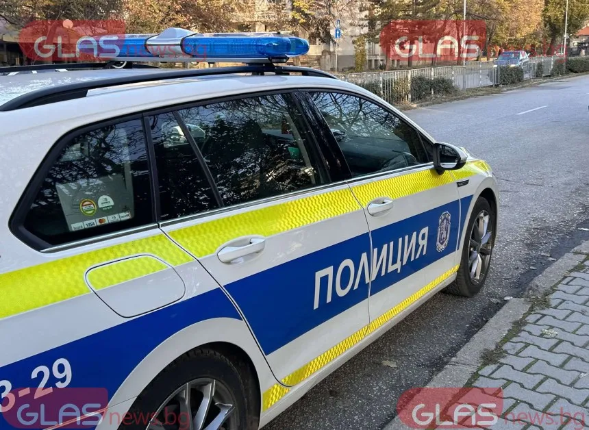 Полицаи спасиха 13-годишно момиче, надвесено от мост над магистрала "Струма"