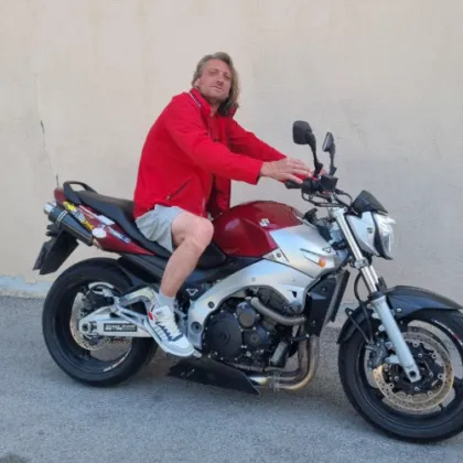 Полиция и близки издирват 55 годишния Мариян Димитров който е в