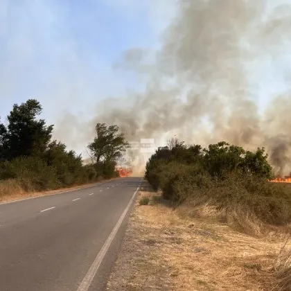 Пожар е избухнал край до бургаското село Маринка От пожарната служба