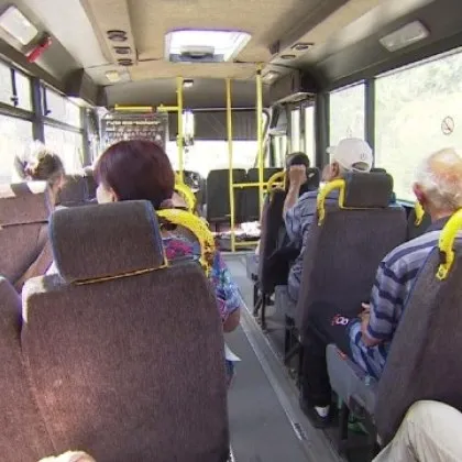 Жена на средна възраст получи топлинен удар докато чакаше автобус