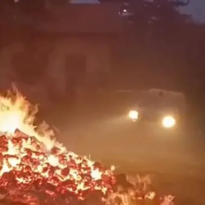 Близо 40 къщи изгоряха при пожара пламнал в събота по