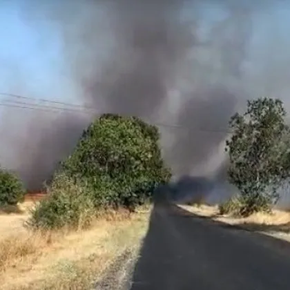 Село Мъдрец община Гълъбово е обгърнато от пламъци Голям пожар