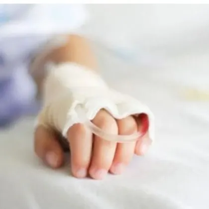 Тригодишно момче почина трагично след като шофьор нает от службите