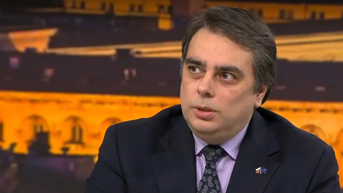 Асен Василев подаде съдебен иск срещу Пламенка Димитрова
