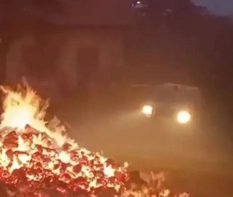 Граждани на протест в София, настояват за закупуването на самолети за гасене на пожари