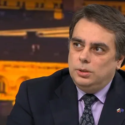 Председателят на ПП Асен Василев съобщи че е изпълнил заканата