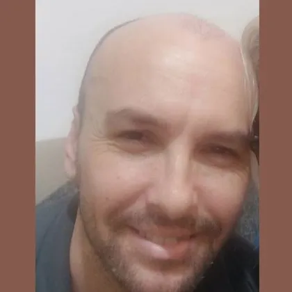 Близки издирват изчезнал мъж СНИМКА