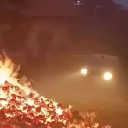 Жители на Трън и района който бе опустошен от пожари