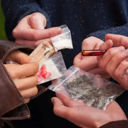 Трима криминално проявени мъже са били задържани в Шесто РУ в