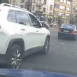"Сряза тортата" и слезе да се разправя: Шофьор се прояви в кръгово