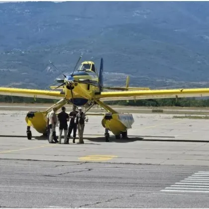 Двата шведски самолета кацнаха току що на летище Пловдив Те са посрещнати