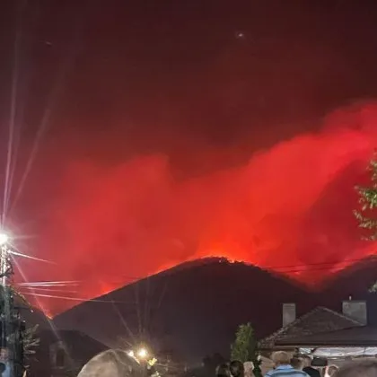 Късно снощи започна спешна евакуация на село Плоски община Сандански