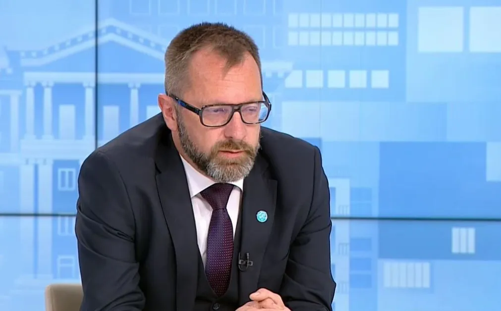 Шефът на АПИ: Не мога да преценя дали се краде от парите за ремонти на пътищата, по-скоро - не
