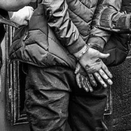 Осем деца са отведени в болница след предполагаемо отравяне в