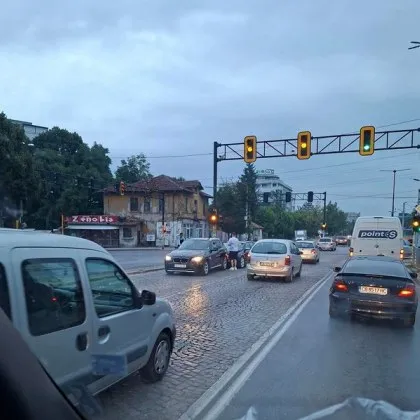 Две коли се блъснаха тази сутрин на бул Цар Борис