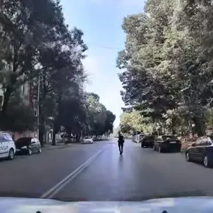 BMW погази правилата, "кармата" го застигна на мига ВИДЕО